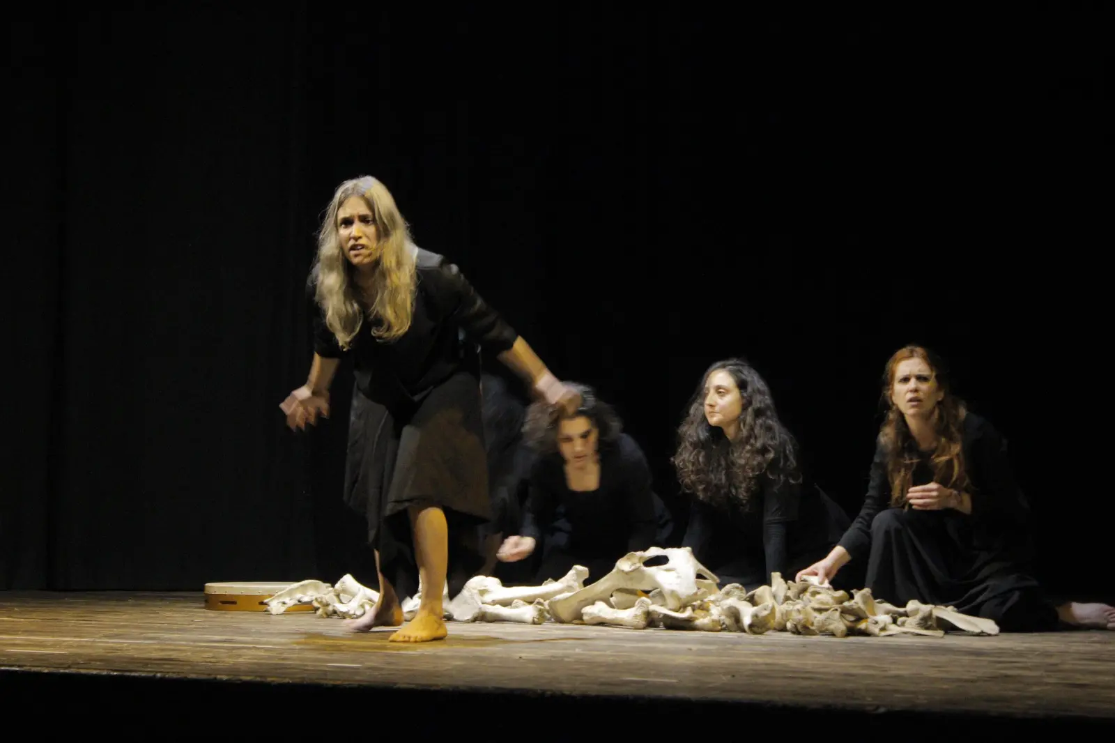 Santa Sofia d'Epiro, torna in scena \"Cantando sulle ossa\" tra fiabe e diversità