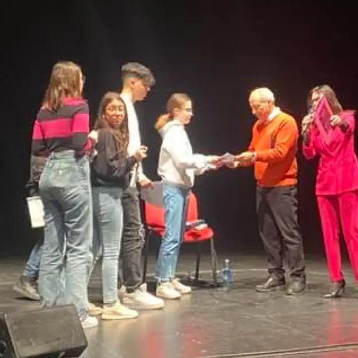 Lo scrittore Carmine Abate incanta il TAU dell'Unical: lectio magistralis agli studenti della \"De Coubertin\" | FOTO