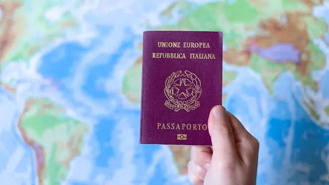 Cosenza, richiedere il passaporto è un'odissea. Lunghe attese anche per chi ha urgenza