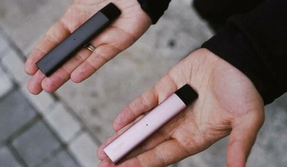 Stretta sul fumo, verso lo stop all'aperto anche per le sigarette elettroniche
