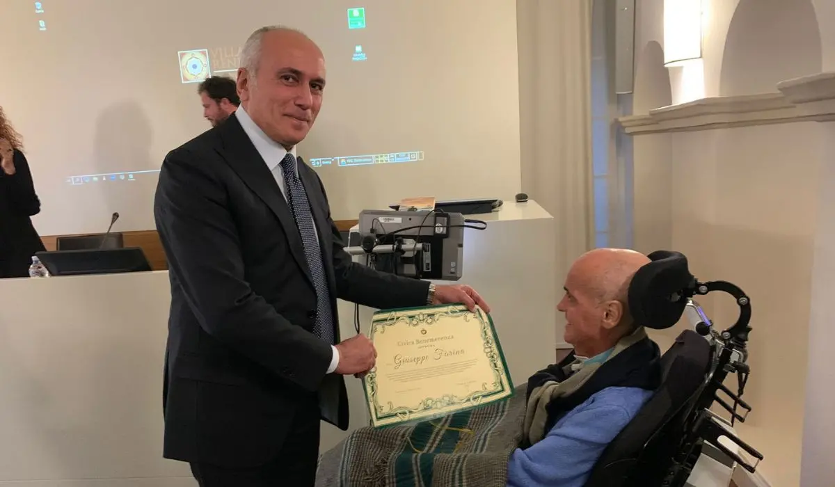 Cosenza, civica benemerenza all'avvocato cosentino Giuseppe Farina