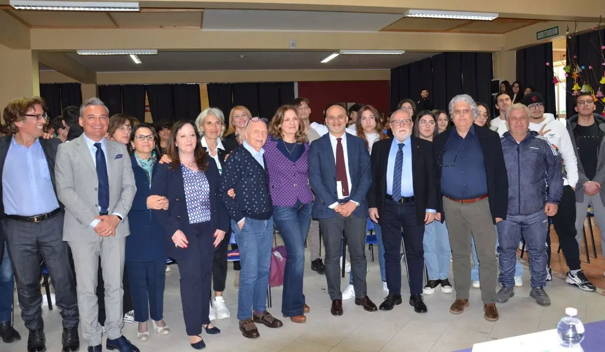 All’ITC \"L. Palma\" di Corigliano Rossano presentato il libro del prof. Tommaso Greco