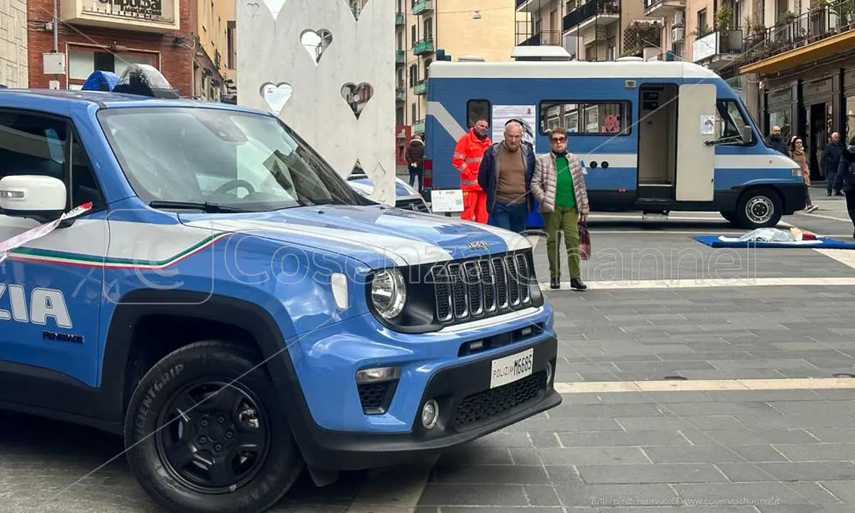 Cosenza, 8 persone denunciate e 5 arresti da parte della Polizia. Il report settimanale
