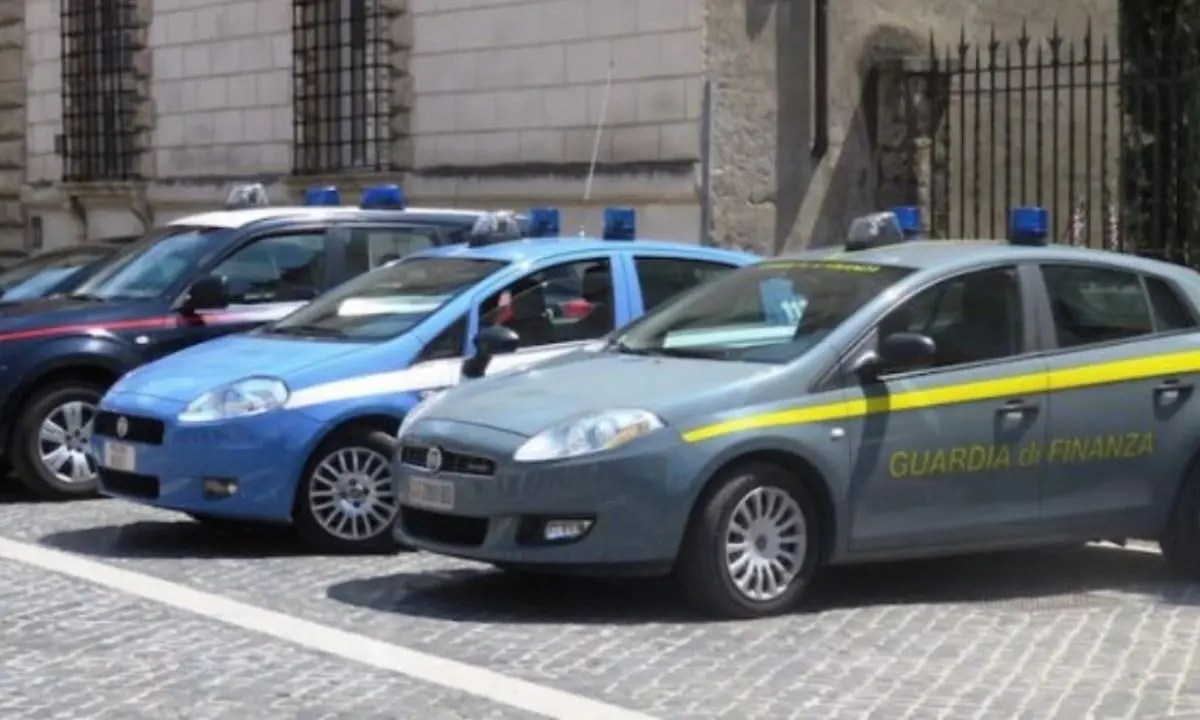 Cosenza, l'album fotografico dei presunti mafiosi. Barone riconosce quasi tutti