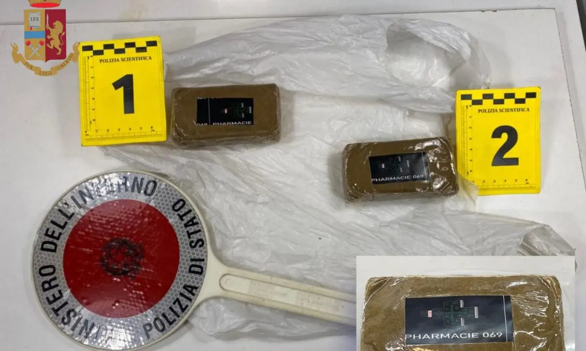 Cosenza, la polizia arresta un 53enne per spaccio di droga: i dettagli