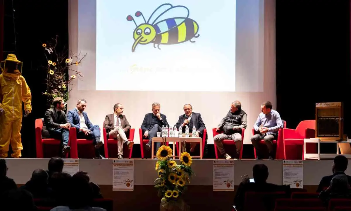 Aiello Calabro diventa Comune amico delle api. Lepore: «Un settore che può far crescere il territorio»