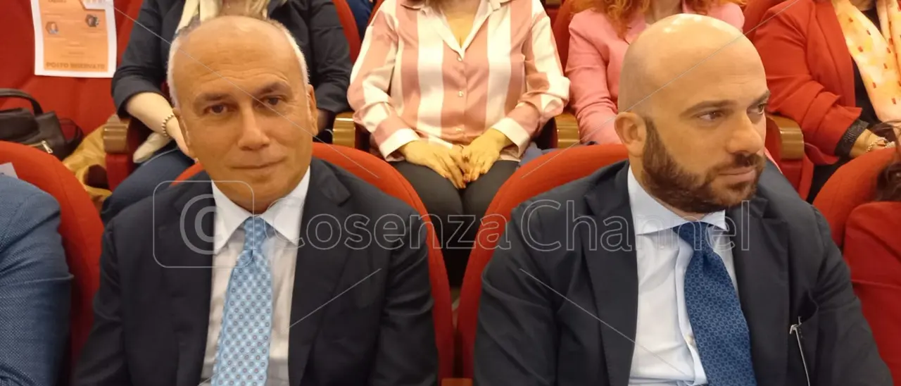 Cosenza-Rende-Castrolibero, i consiglieri regionali firmatari della proposta di legge replicano a Franz Caruso
