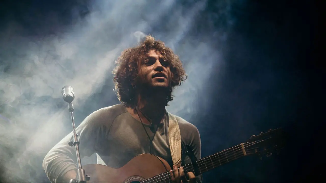 Castrolibero, Francesco Morrone in concerto all'anfiteatro \"Tieri\": l'artista presenterà il suo primo album