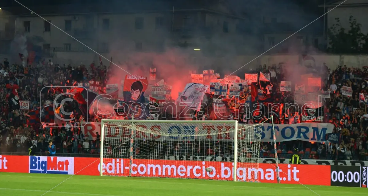 Cosenza Calcio, le curve rimangono chiuse e il club lancia la campagna abbonamenti 2025/2026\n