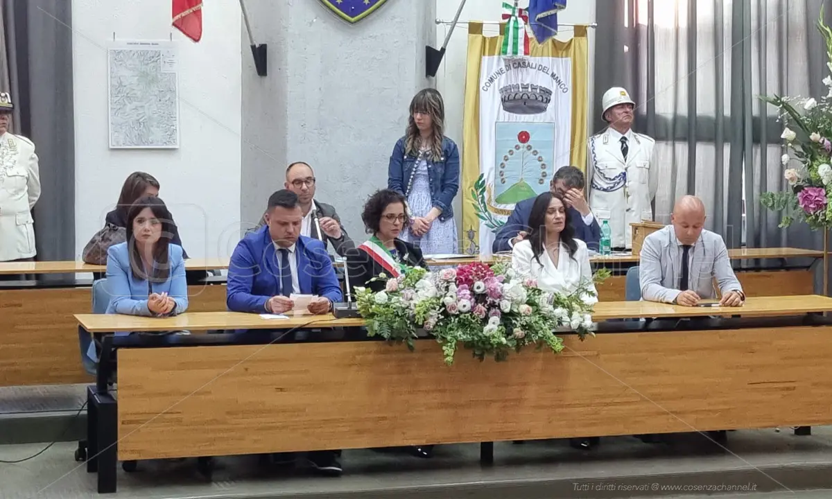 Casali del Manco, ecco la giunta di Pisani. Folta platea per il primo consiglio comunale