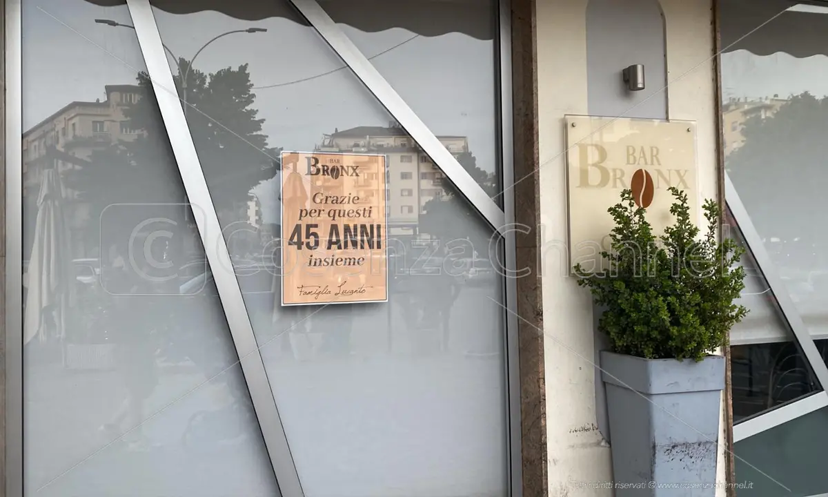 Chiude il bar Bronx, un pezzo della storia di Cosenza