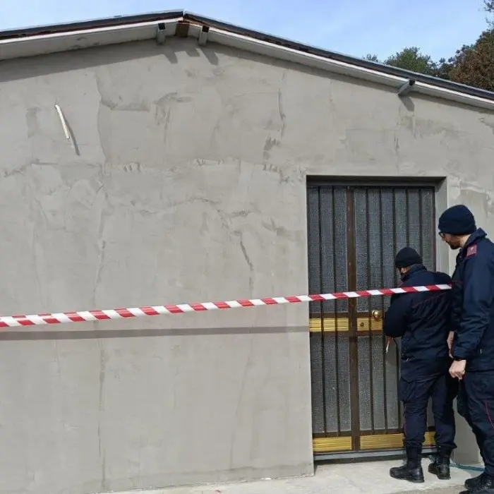 Trebisacce, abusivismo edilizio. Sigilli a due manufatti