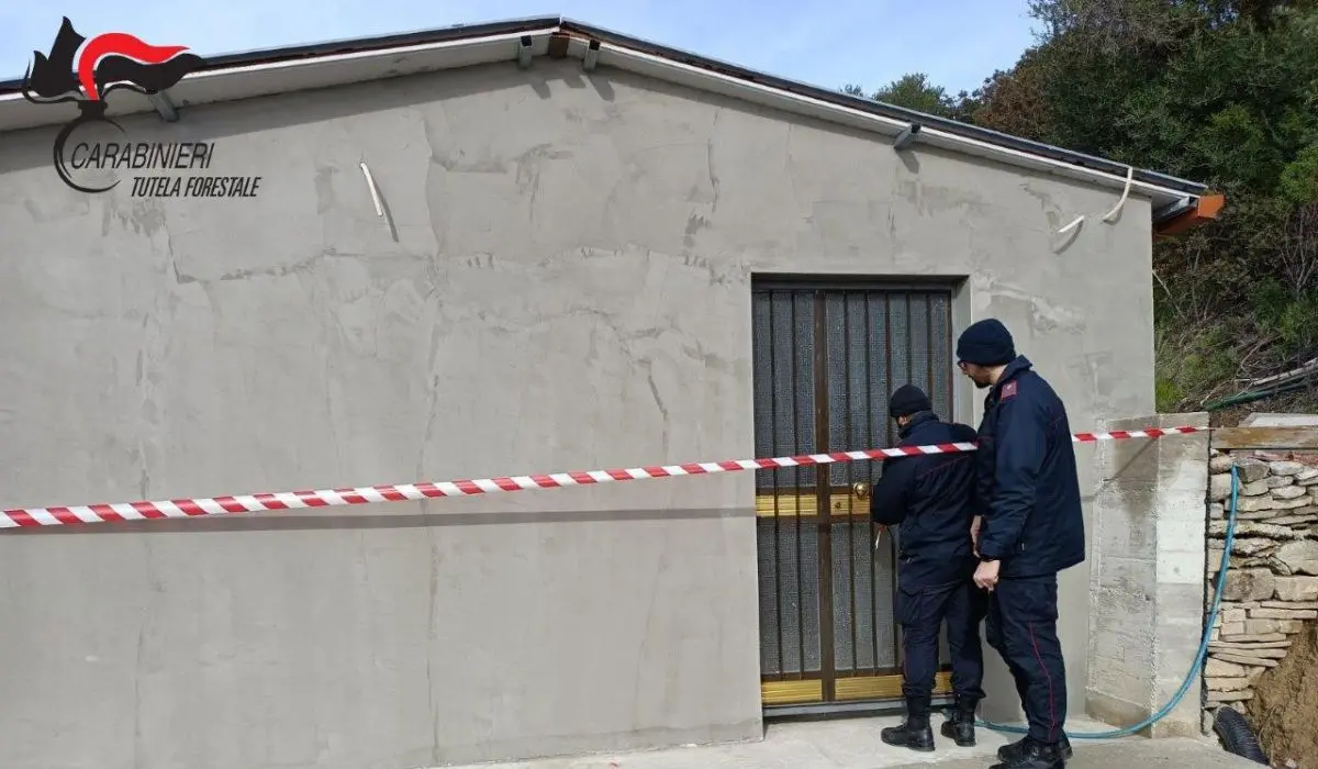 Trebisacce, abusivismo edilizio. Sigilli a due manufatti