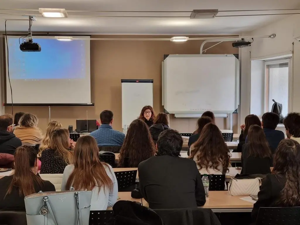 La lezione di Mariantonia Avati a Cosenza e il ricordo di quel set che la fece innamorare del cinema | VIDEO
