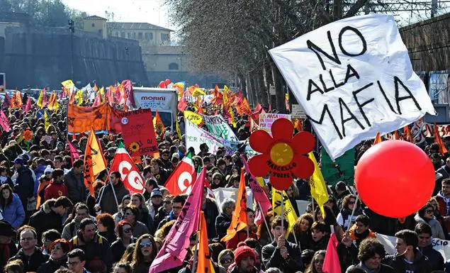 Cosenza ricorda le vittime di mafia con \"100 passi verso il 21 marzo\"