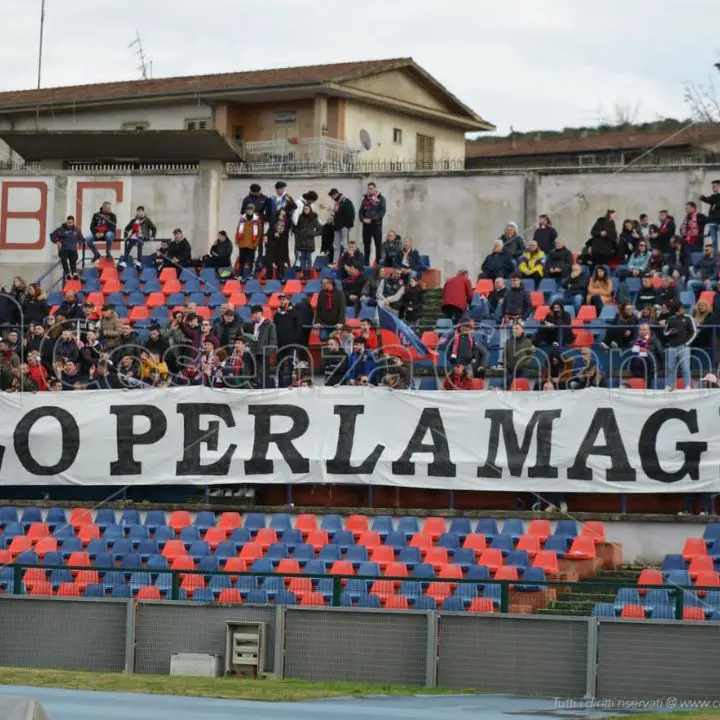 Cosenza-Spal, la curva sud \"Bergamini\": «Allo stadio solo per la maglia» | FOTO