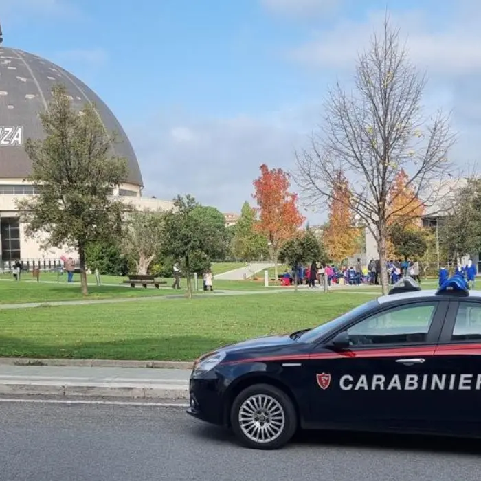 Market della droga a Rende, i carabinieri arrestano un ragazzo di 29 anni