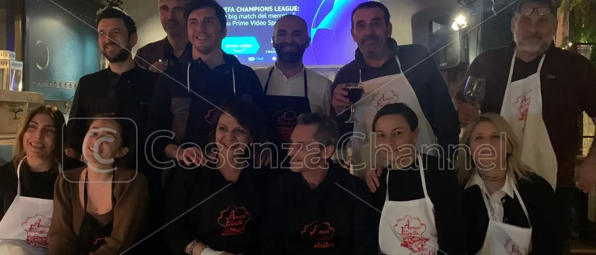 \"Amici ai fornelli\", la competizione che infiamma i professionisti di Cosenza | FOTO