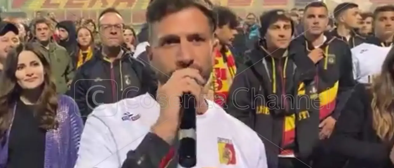 Cosenza nel Cuore contro Iemmello: «Squalificatelo. Ha lanciato cori offensivi»