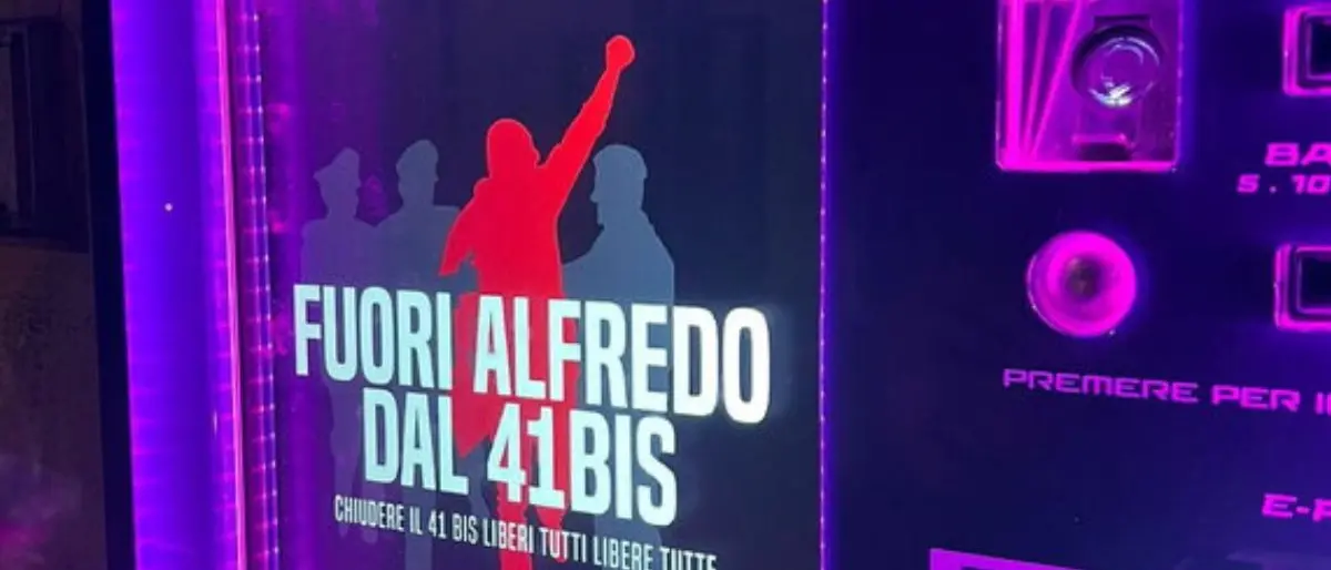 Attacco hacker per Alfredo Cospito, distributori di sigarette in tilt