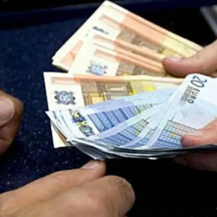 Estorsione a un supermercato di Cosenza, la rete degli \"zingari\": «Mille euro a Pasqua e Natale»