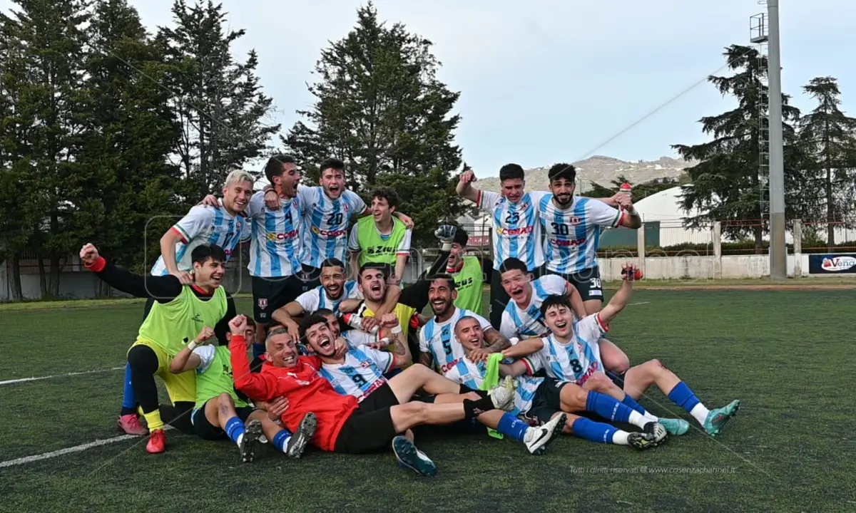 Promozione A: vittoria e salto in Eccellenza per una straordinaria Dgs Praia Tortora