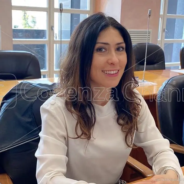 La gestazione per altri non è un reato universale, la tortura sì