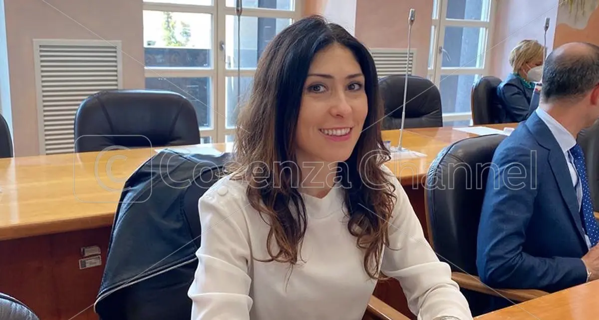 «Tanti slogan per il\u00A025 novembre, ma poi si tagliano i fondi ai centri antiviolenza»