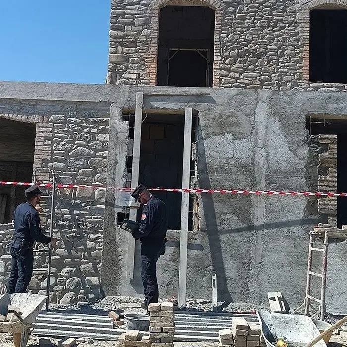 Abusi edilizi a Trebisacce, i carabinieri forestale sequestrano una villa
