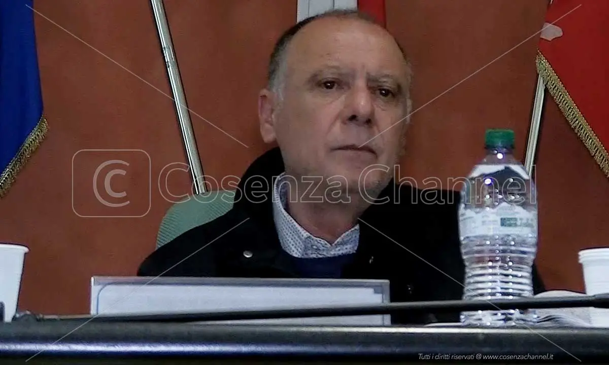 Ziccarelli: «La legge di fusione sulla città unica scritta da cinque amici al bar»