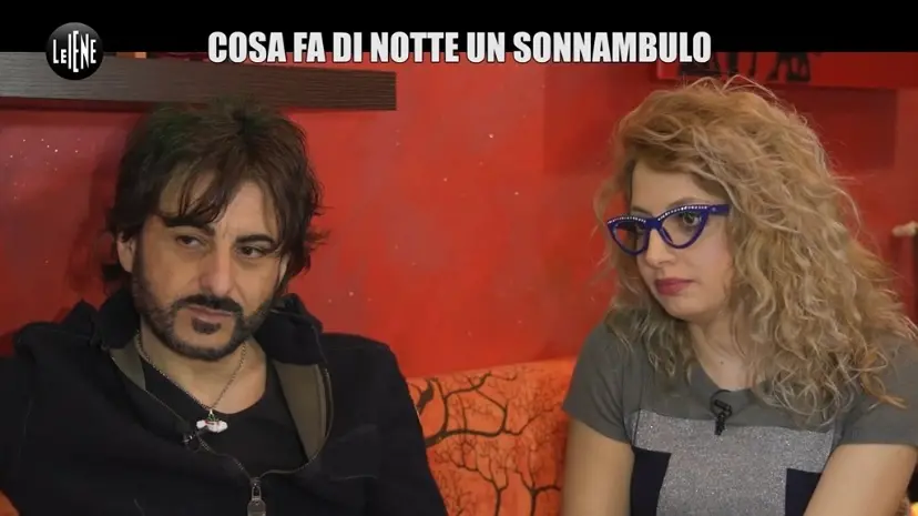 La storia di Elvira, del duo Nevis e Asya, la donna senza sonno. Una vita tra illusione e sogno