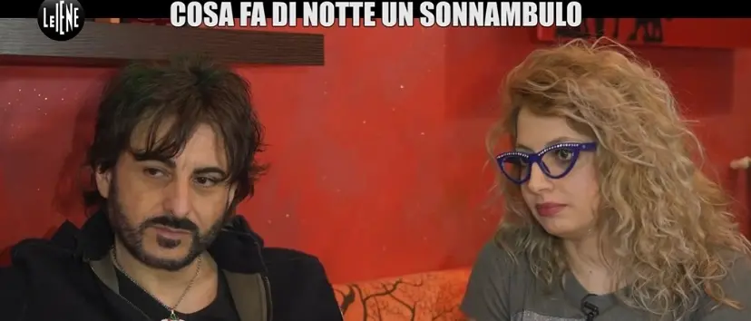 La storia di Elvira, del duo Nevis e Asya, la donna senza sonno. Una vita tra illusione e sogno