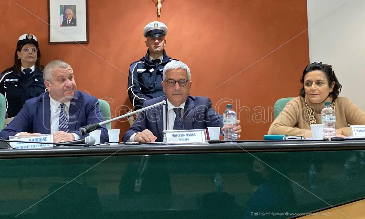 Rende, Manna si congeda: «La mia squadra porterà a termine la consiliatura»