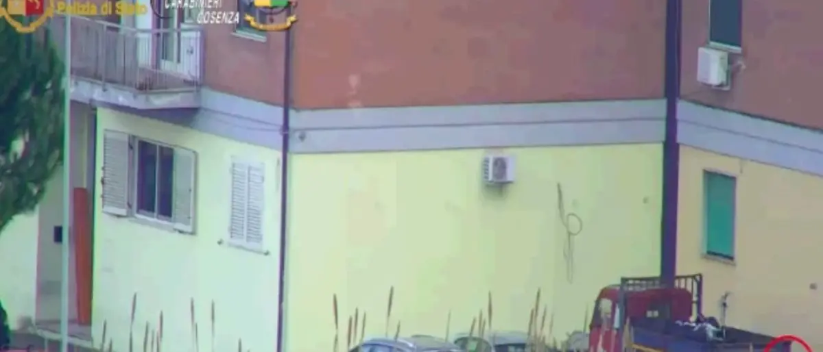 Il pentito: «Le armi in via Popilia erano del gruppo degli Abbruzzese»