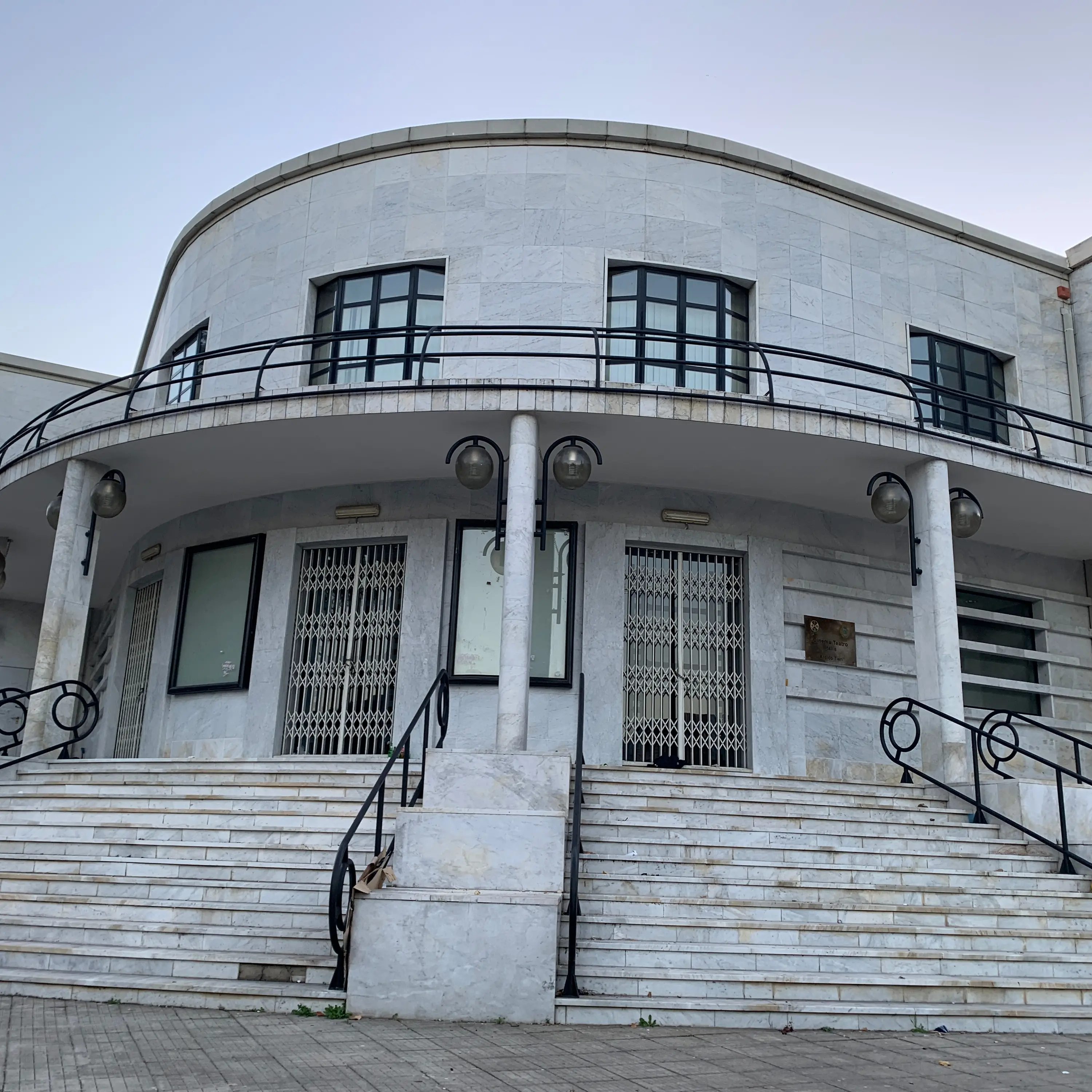 Cinema Italia, conto alla rovescia. Tra due settimane si alza il sipario