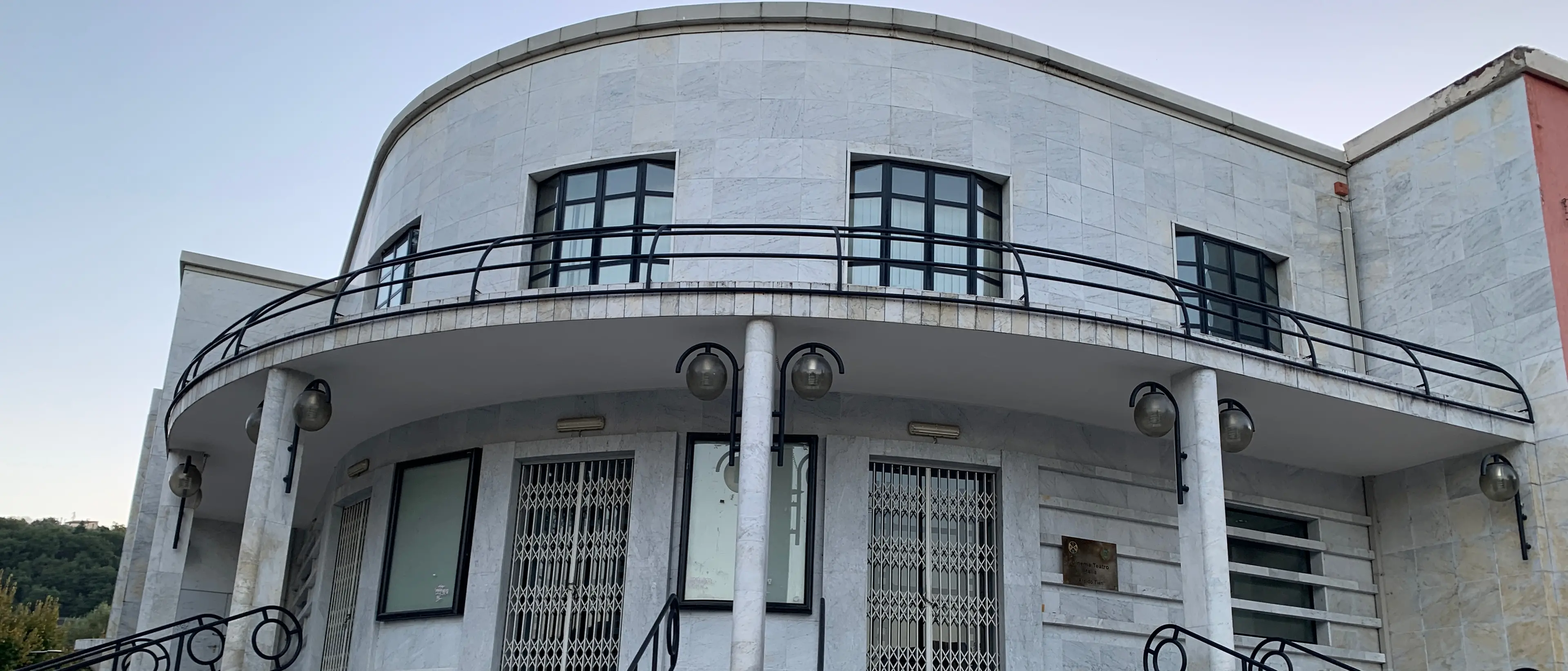 Cinema Italia, conto alla rovescia. Tra due settimane si alza il sipario