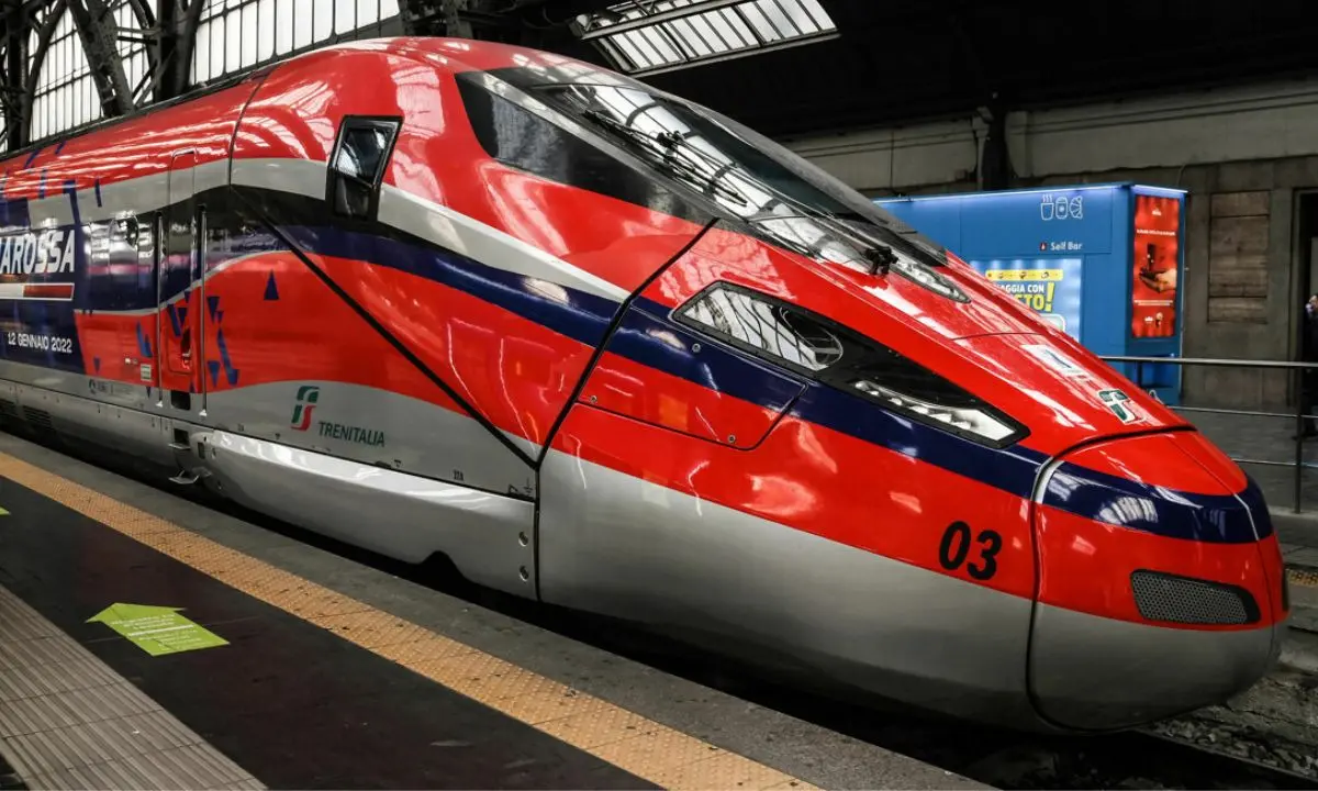 Ponte di Ognissanti: boom di viaggi in treno, +95% di passeggeri in tutta Italia