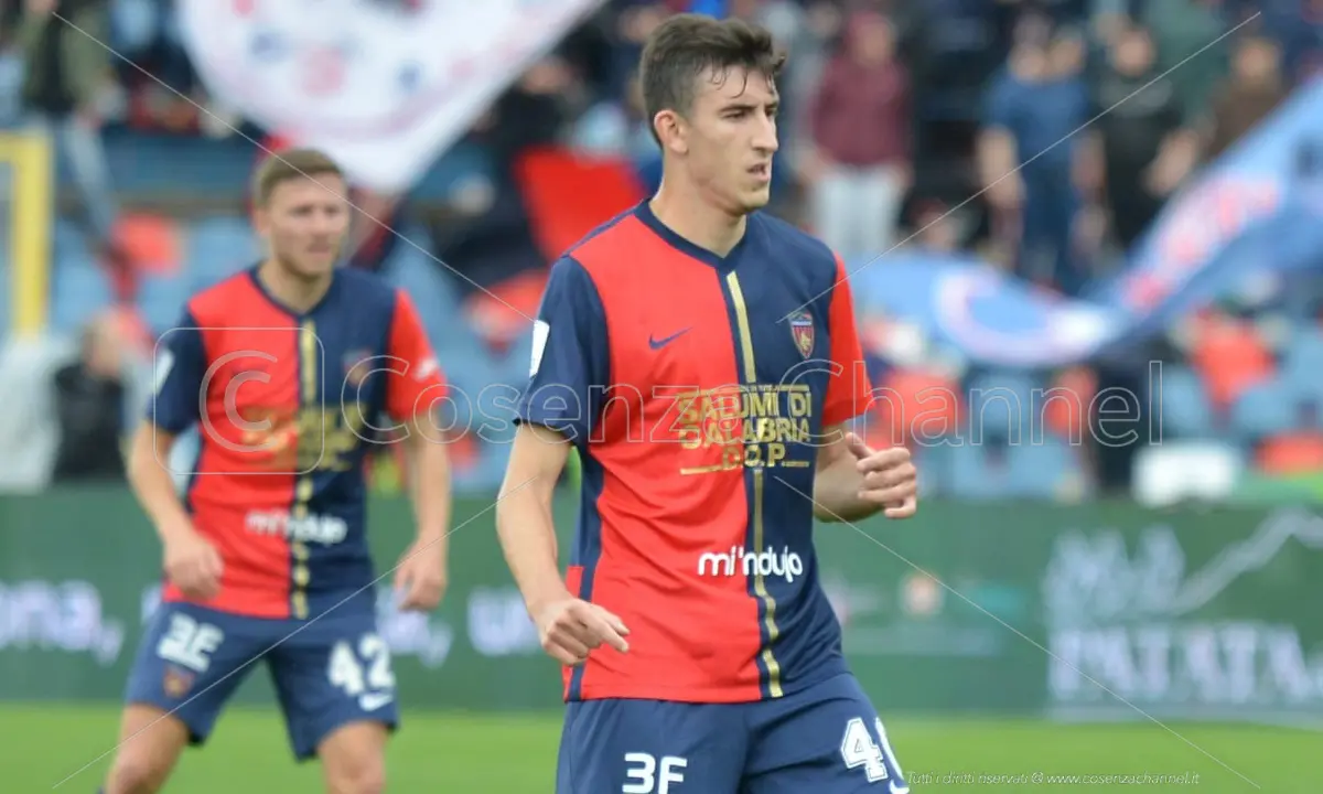 Cosenza calcio, testa alla sfida contro lo Spezia. Zilli e Cimino in gruppo