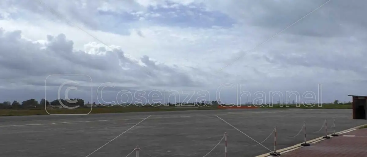 Aviosuperficie di Scalea, è scontro tra\u00A0Perrotta e l’amministrazione Russo: «Vivete\u00A0di luce riflessa»\n