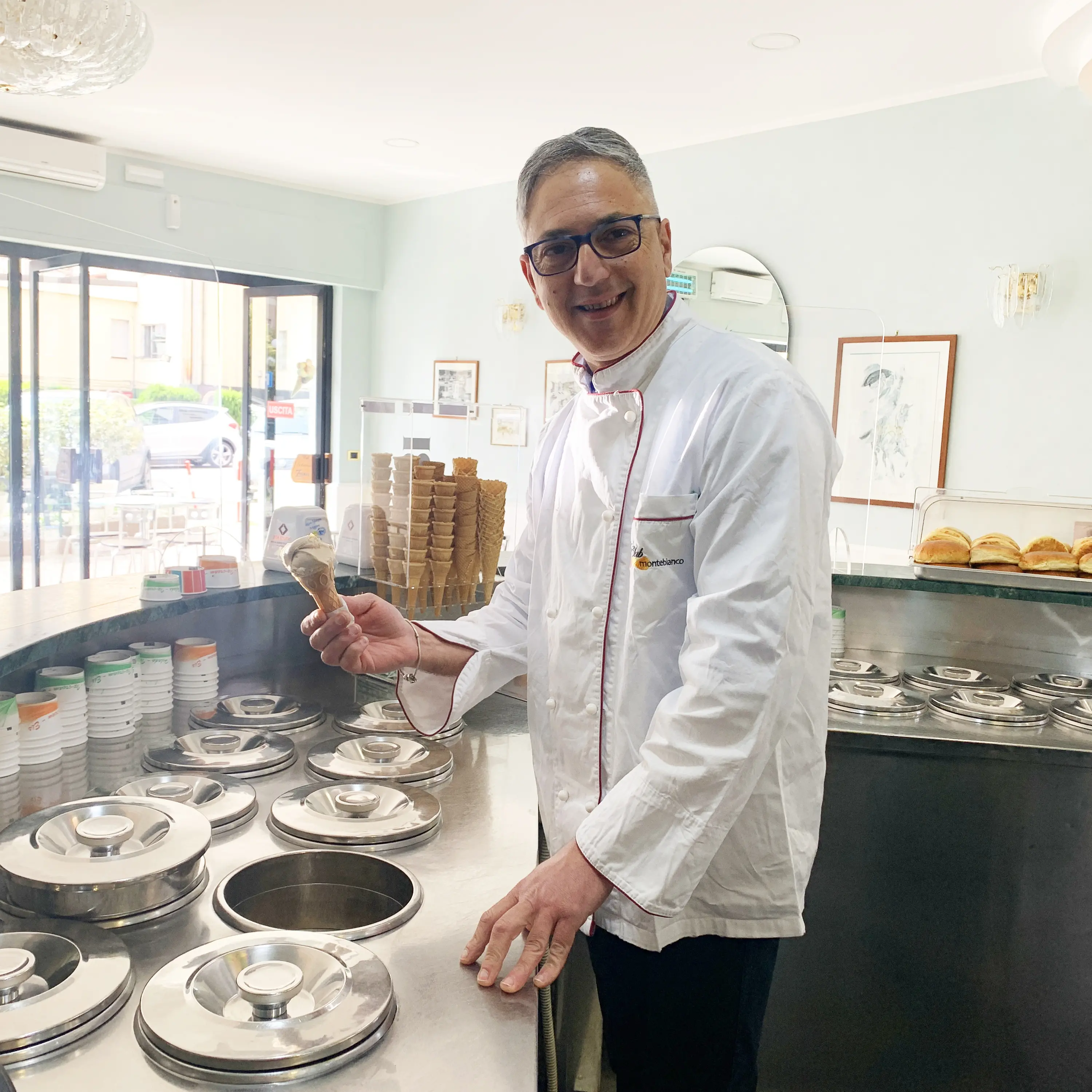 Cosenza, tutti pazzi per il gelato artigianale. Ecco i consigli dello storico \"Zorro\"