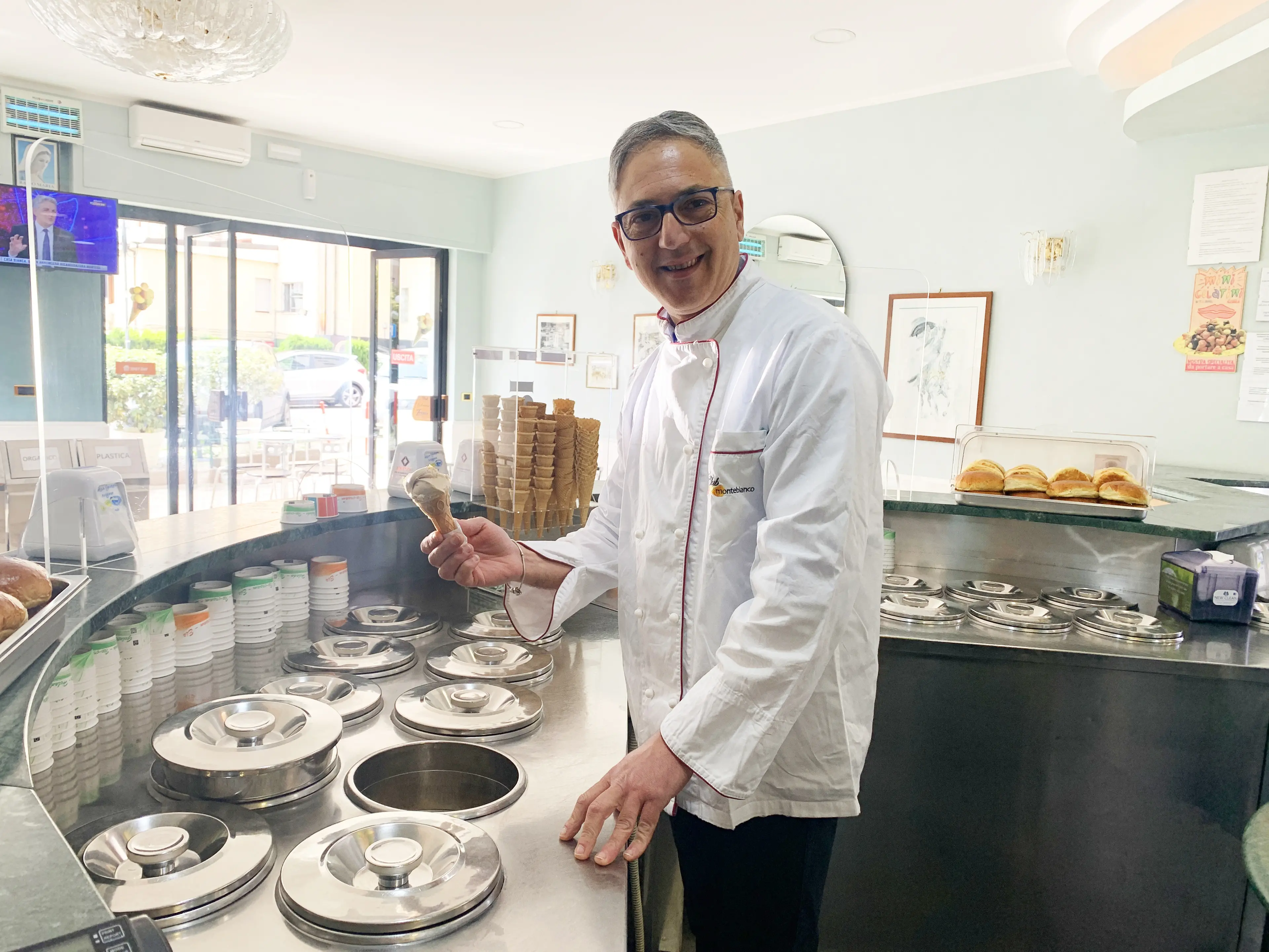 Cosenza, tutti pazzi per il gelato artigianale. Ecco i consigli dello storico \"Zorro\"