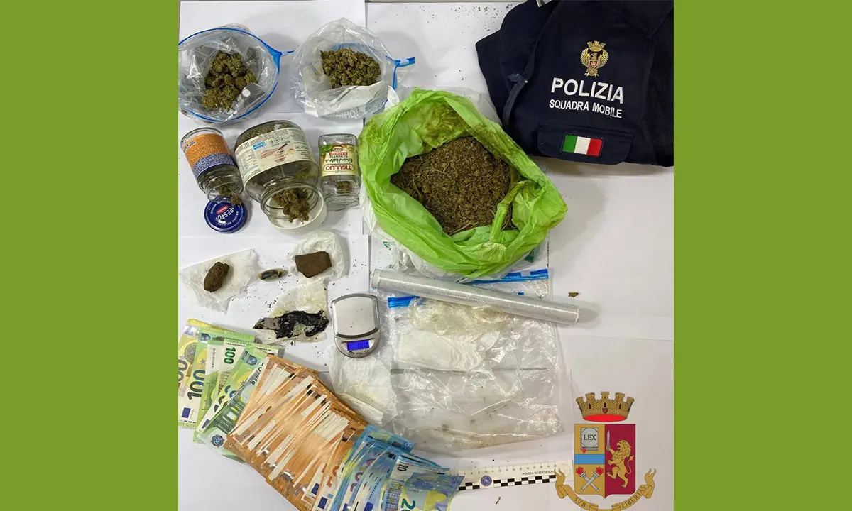 Spacciava droga a Rende, arrestato dagli uomini della Mobile di Cosenza