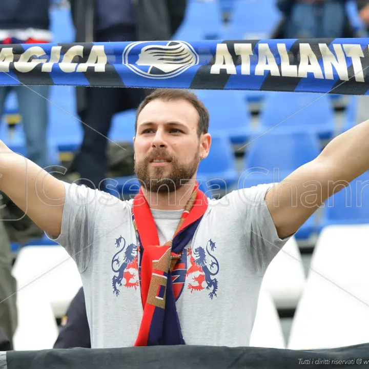 Brescia-Cosenza in campo, ma sugli spalti sembra Atalanta-Catanzaro | FOTO