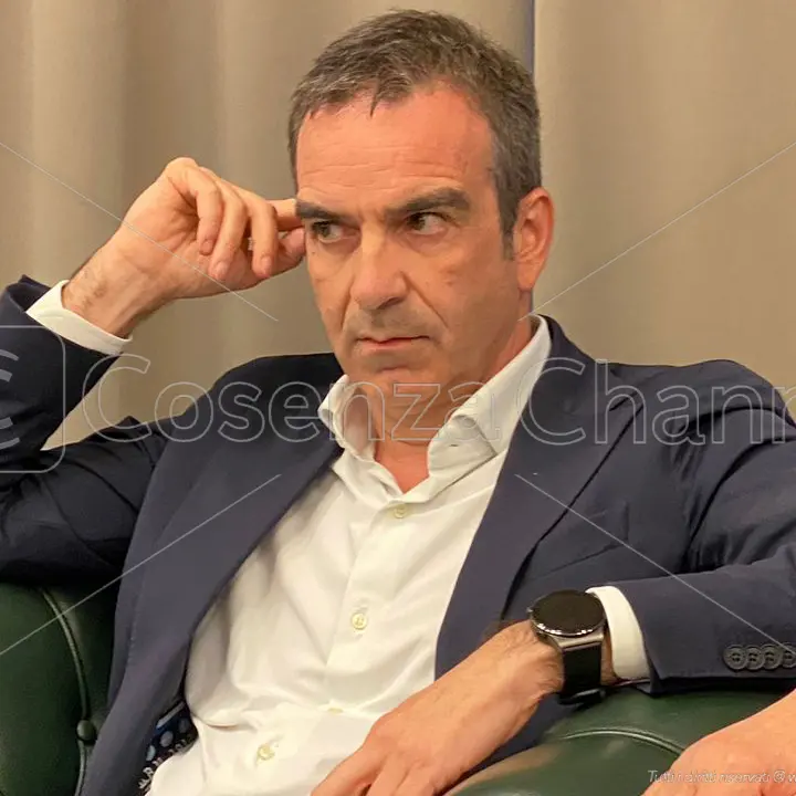 Medici e infermieri imboscati, Occhiuto: «Cosa ne sapete che non li ho denunciati?»