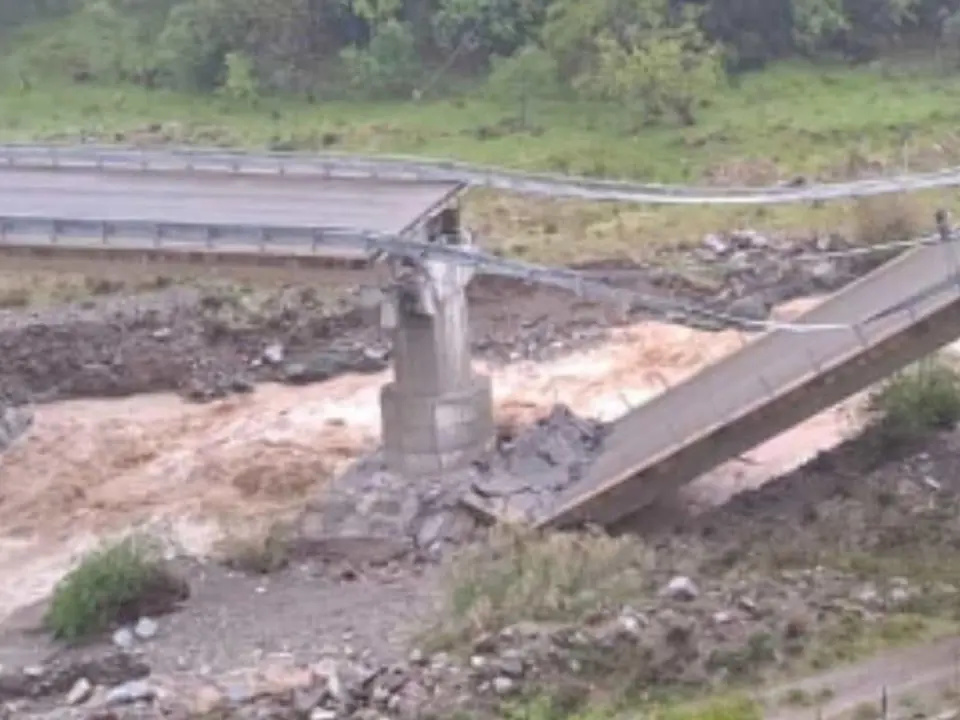 Viadotto crollato a Longobucco, la Guardia di Finanza negli uffici di Regione e Anas