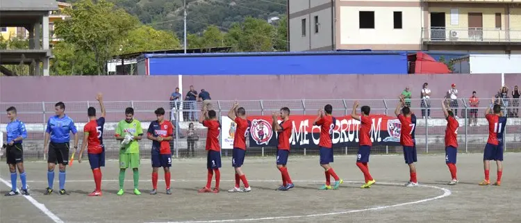 La Brutium Cosenza piazza due colpi: presi Ferraro e il giovane portiere Iusi