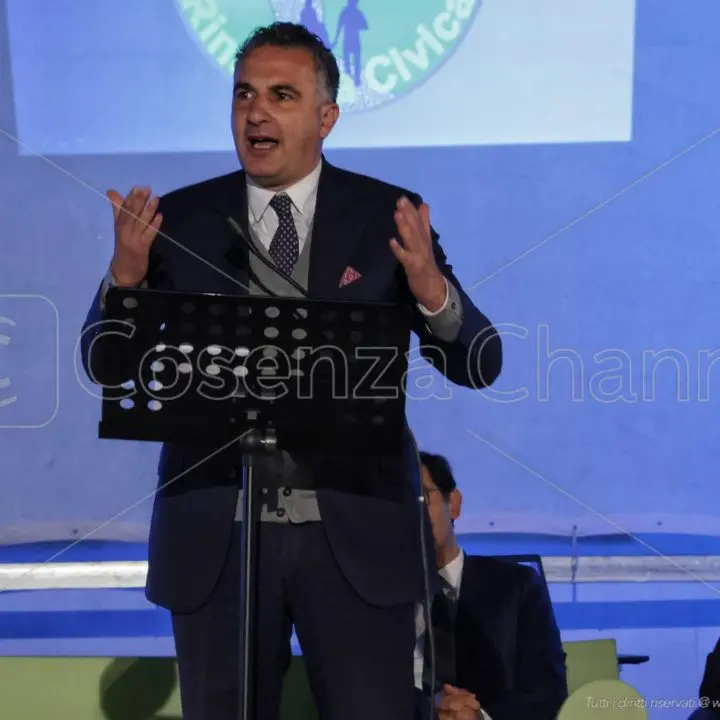 Castrolibero: Greco presenta la lista davanti a Caruso, Principe, Oliverio e Aieta | FOTO
