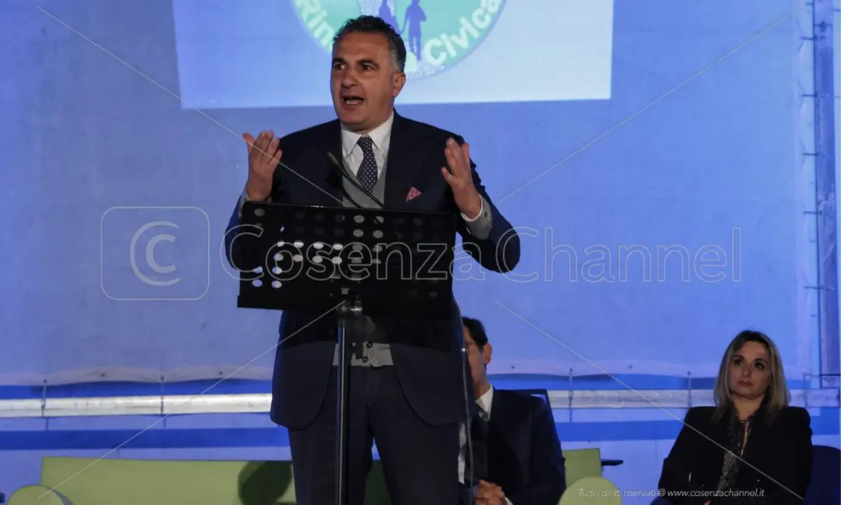 Castrolibero: Greco presenta la lista davanti a Caruso, Principe, Oliverio e Aieta | FOTO