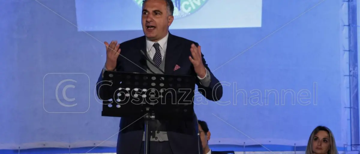 Castrolibero: Greco presenta la lista davanti a Caruso, Principe, Oliverio e Aieta | FOTO