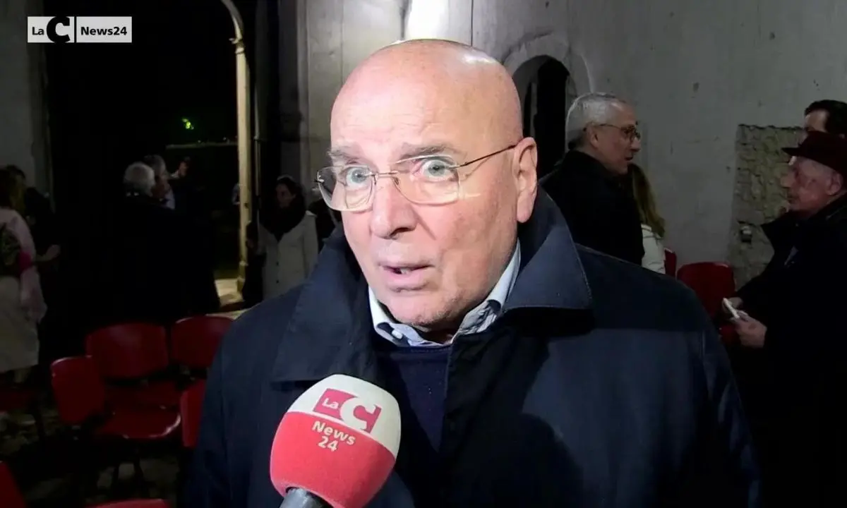 Longobucco-Mare, Oliverio: «Chi taglia nastri cancella la storia»